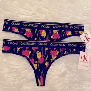 Medium Calvin Klein Floral Thongs